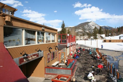 Hidden River Lodge 5981 by SummitCove Lodging House in Keystone