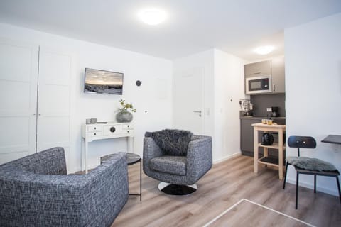 Kitchen or kitchenette, Photo of the whole room, Seating area