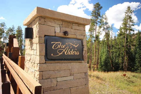 Alders 24 Outpost Dr by SummitCove Lodging House in Keystone