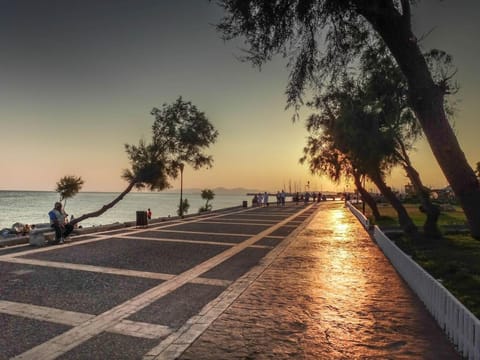 SEASIDE SUNSET WALKS Apartment in Piraeus Regional Unit, Greece