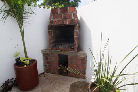 Patio, BBQ facilities