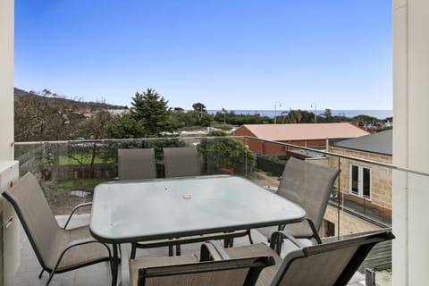 Patio, Balcony/Terrace, Street view