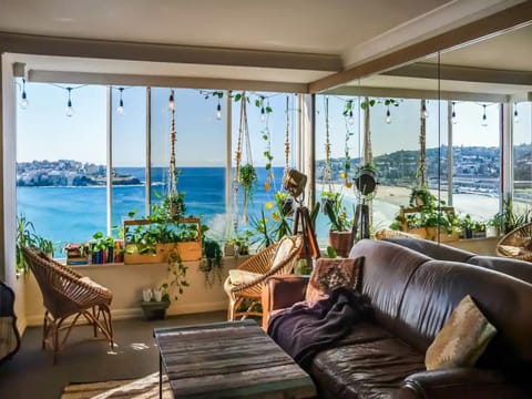 Sub-Penthouse Beach View by Sydney Dreams Apartment in Sydney