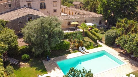 Bird's eye view, Pool view