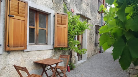 Patio, Facade/entrance, Street view