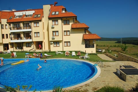 View (from property/room), Swimming pool, Swimming pool