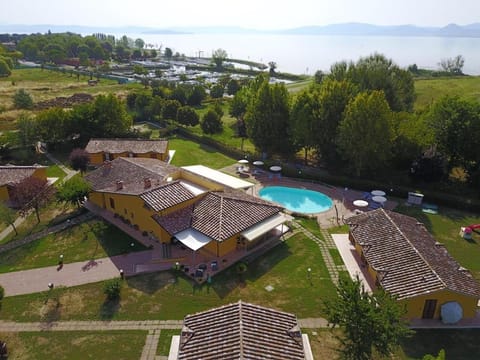 Property building, Facade/entrance, Bird's eye view, Garden view, Lake view, Pool view, Swimming pool