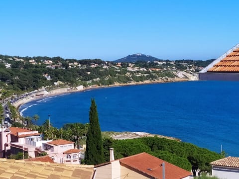 Nearby landmark, Natural landscape, Sea view