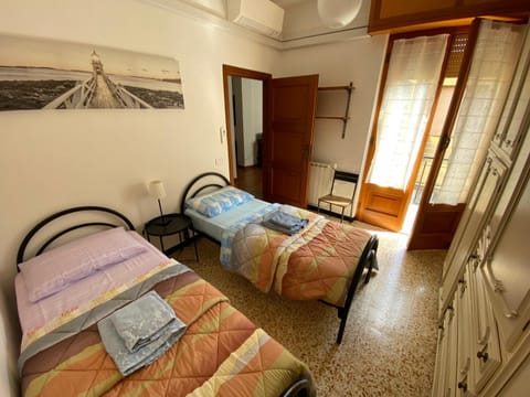 Bed, Balcony/Terrace, Photo of the whole room, Bedroom, towels, wardrobe, air conditioner
