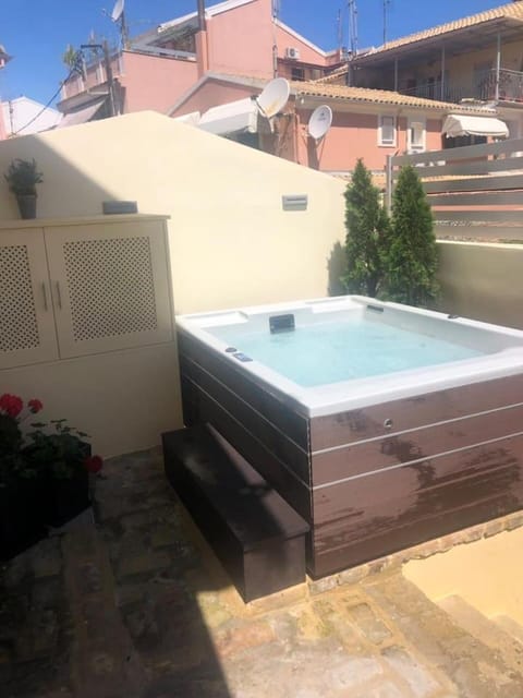 Anemomilos Jacuzzi Suite Haus in Corfu