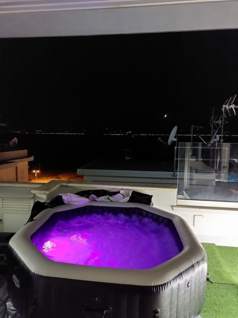 Night, Natural landscape, Hot Tub, Pool view, Swimming pool, Open Air Bath