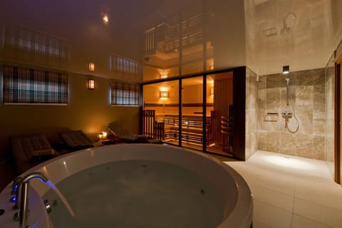 Hot Tub, Sauna, Spa and wellness centre/facilities