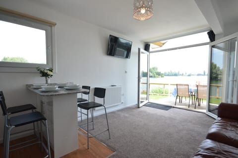 Premium Lake Lodges Casa in Chichester