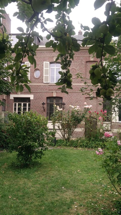 Jules Verne Bed and Breakfast in Amiens