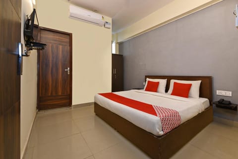 Flagship Greenfield Colony Hotel in Noida