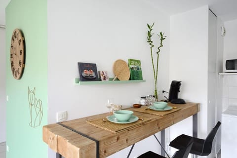 Coffee/tea facilities, Dining area