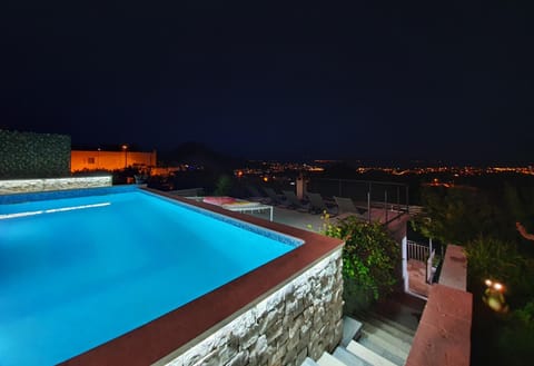 Villa with pool,tavern & superb view over Split Villa in Šibenik-Knin County, Croatia