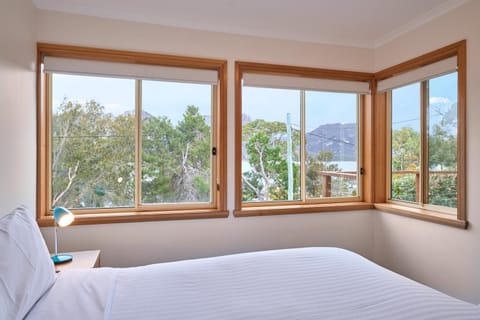 Bed, View (from property/room), View (from property/room), Bedroom, Mountain view, Mountain view, Sea view, Sea view