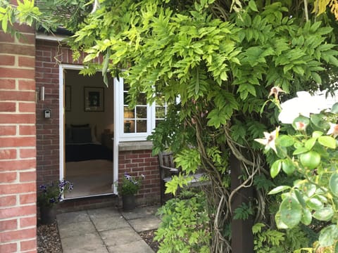 Garden Room Bed and Breakfast in South Oxfordshire District