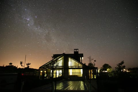 Pine Hill Lodge In Vineyard Bed and Breakfast in Tasman District, Tasman, New Zealand