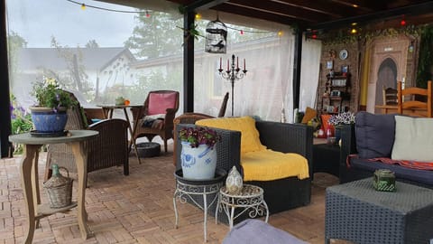 Patio, Seating area