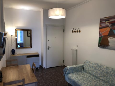 Communal lounge/ TV room, TV and multimedia, Living room, Seating area