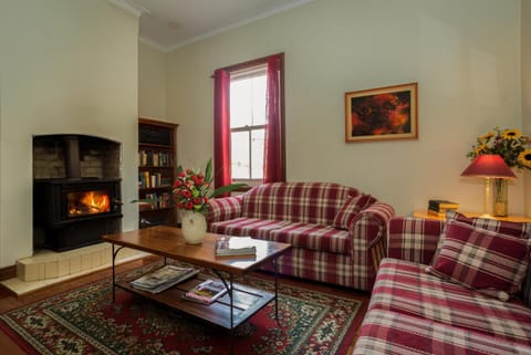 Belgravia Mountain Guest House Bed and Breakfast in Katoomba