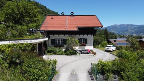 Property building, Spring, Parking
