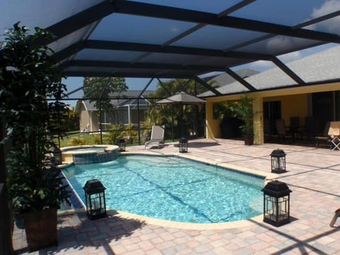 Vila Bohemia Villa in Cape Coral