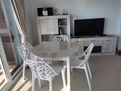 Fantástico apartamento en primera línea de mar Apartment in Roses