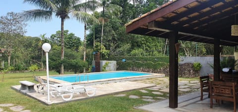 Casa da Josie em Maresias com piscina no pé da Mata Atlântica - 4 quartos Haus in São Sebastião
