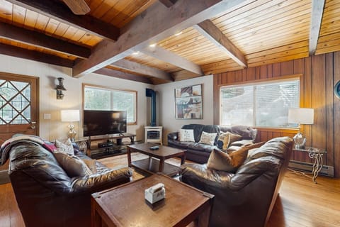 Relaxed and Comfortable Family Gathering Home House in Truckee