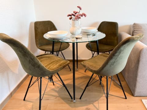 Living room, Seating area, Dining area