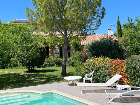 Garden view, Swimming pool, sunbed