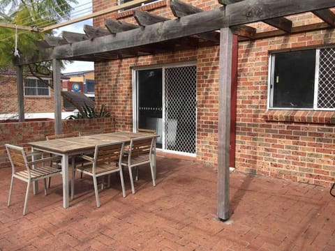 Cozy 3BR Townhouse in Liverpool CBD with parking House in Sydney