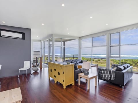 Living room, Sea view