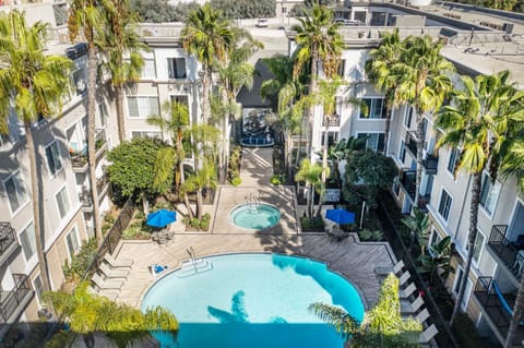 Marina Del Rey Resort Style Apartment I Free Parking Condo in Culver City