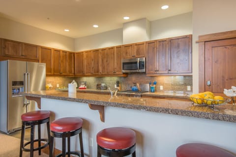 Luxury 3BD Village at Northstar Residence - Iron Horse North 101 Casa in Northstar Drive
