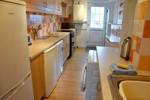 Newquay Escape, 5 spacious ensuite bedrooms & parking- Simplycheckin House in Newquay