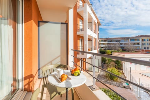 Appart'City Classic Aix-en-Provence - La Duranne Apartment hotel in Aix-en-Provence