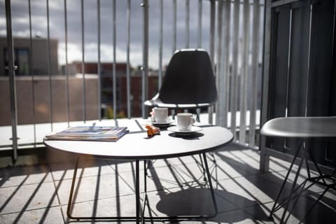 View (from property/room), Balcony/Terrace, Seating area, Inner courtyard view