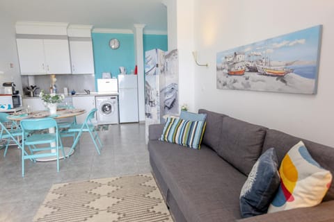 Like-home Apt with pool, sea view and garage Apartment in Ericeira