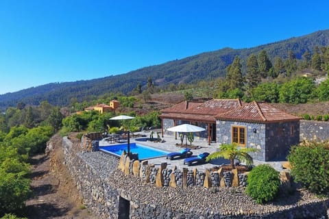 Casa El Vendaval House in La Palma