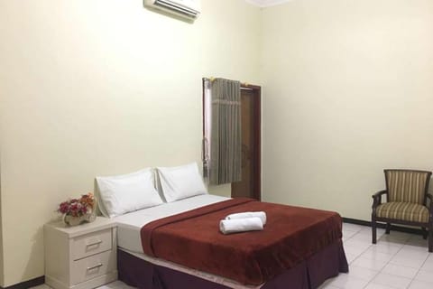 SMESA Edotel Syariah Surabaya Mitra RedDoorz Hotel in Surabaya