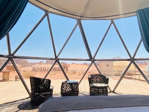Zeina Desert Lodge Camping /
Complejo de autocaravanas in South District