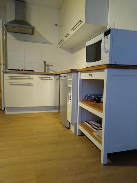 Kitchen or kitchenette, Communal kitchen