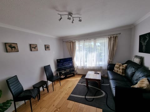 168 - ExcellentStays - 2 Bedroom Flat Apartment in London Borough of Hillingdon