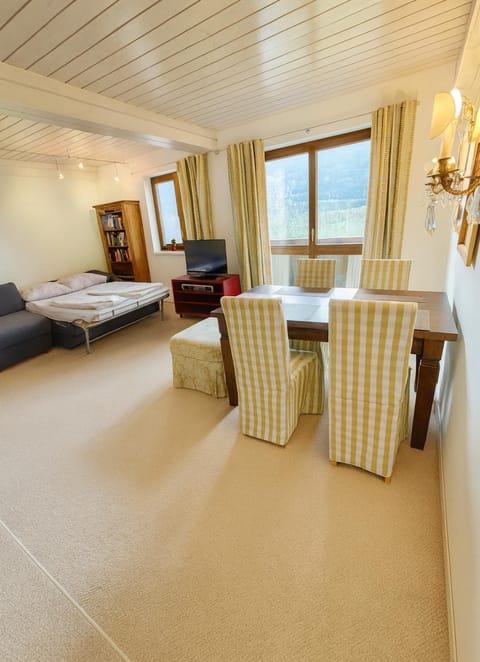 Haus Wenger Mountain View & Swimming Pool Apartment in Piesendorf