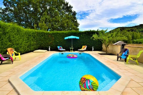 Villa de 3 chambres avec piscine privee terrasse et wifi a Saint Alexandre Villa in Pont-Saint-Esprit