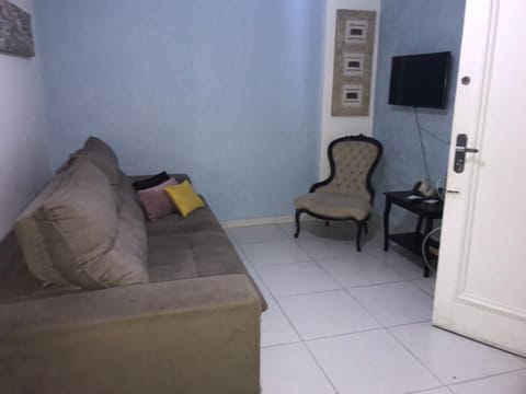 Apartamento Vento e mar - 2 quartos com sacada na quadra da praia com sauna a vapor Condo in Santos